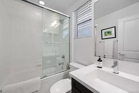 Bath - 7164 Sitio Corazon, Carlsbad, CA 92009 photo 4 of 6