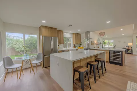 8905 Oviedo St, San Diego, CA 92129