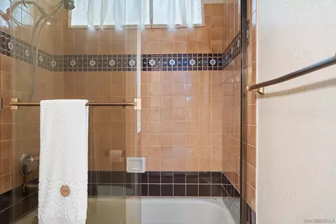 Bath - 23812 Oak Meadow Dr, Ramona, CA 92065 photo 2 of 3