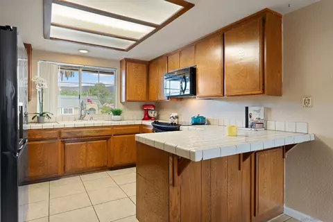 Kitchen - 23812 Oak Meadow Dr, Ramona, CA 92065 photo 2 of 4