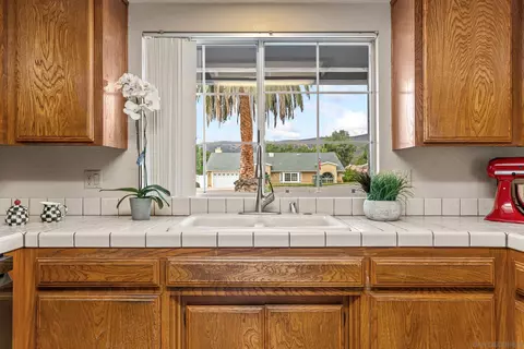 Kitchen - 23812 Oak Meadow Dr, Ramona, CA 92065 photo 4 of 4