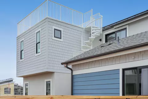 Exterior - 1641 Hunsaker St, Oceanside, CA 92054 photo 4 of 7