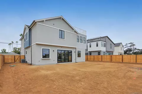 Exterior - 1641 Hunsaker St, Oceanside, CA 92054 photo 6 of 7