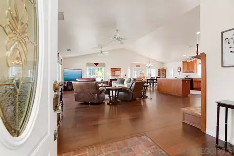 1133 Emerald Heights Rd, El Cajon, CA 92020 photo 8
