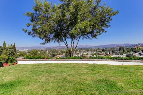 1133 Emerald Heights Rd, El Cajon, CA 92020 photo 5