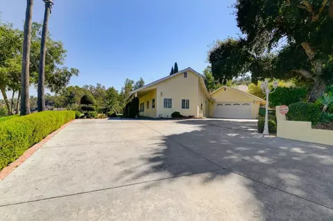 1133 Emerald Heights Rd, El Cajon, CA 92020 photo 2