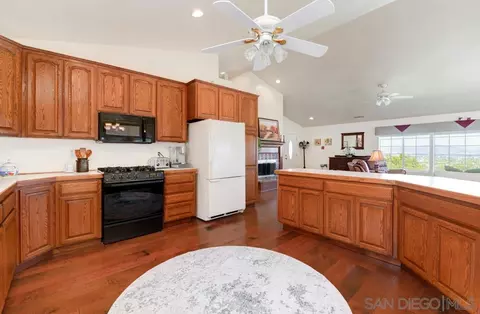 1133 Emerald Heights Rd, El Cajon, CA 92020 photo 14