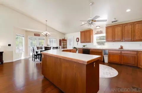 1133 Emerald Heights Rd, El Cajon, CA 92020 photo 13