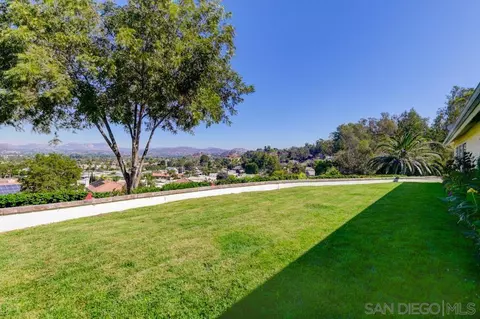 1133 Emerald Heights Rd, El Cajon, CA 92020 photo 4