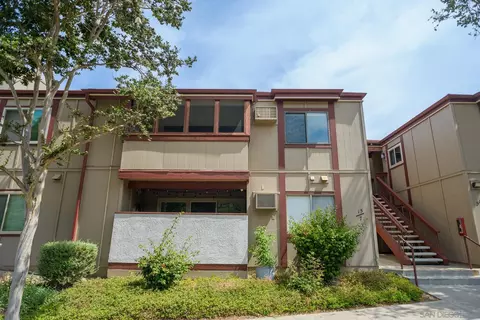 5483 Adobe Falls Rd #15, San Diego, CA 92120