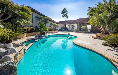 Exterior - 8404 Prestwick Dr, La Jolla, CA 92037 photo 2 of 2