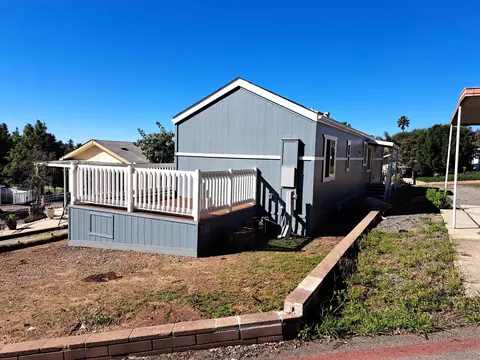 2438 E Vista Way #16, Vista, CA 92084