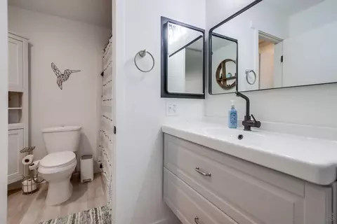 Bath - 7502 Parkway Dr #110, La Mesa, CA 91942 photo 2 of 4