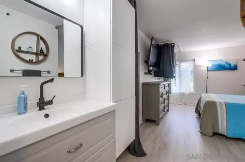 Bath - 7502 Parkway Dr #110, La Mesa, CA 91942 photo 3 of 4
