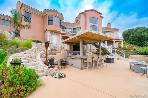 2025 N Stage Ter, Fallbrook, CA 92028 photo 5