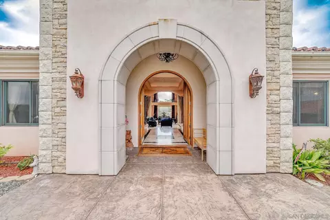 2025 N Stage Ter, Fallbrook, CA 92028 photo 8
