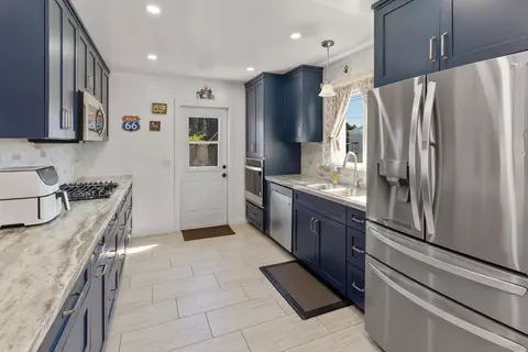 Kitchen - 5568 Hamill Ave, San Diego, CA 92120 photo 3 of 5