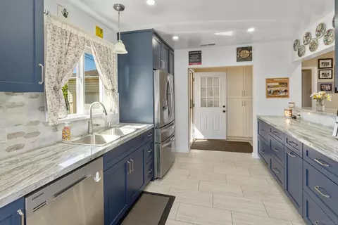 Kitchen - 5568 Hamill Ave, San Diego, CA 92120 photo 2 of 5