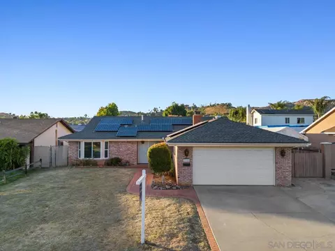 Exterior - 2162 E Lincoln Ave, Escondido, CA 92027 photo 2 of 4