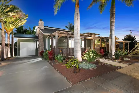 4354 Santa Monica, San Diego, CA 92107