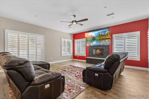 827 Renfro Way, El Cajon, CA 92019 photo 2