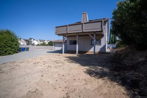 Exterior - 1524 Todos Santos, Fallbrook, CA 92028 photo 8 of 11