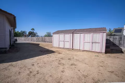 Exterior - 1524 Todos Santos, Fallbrook, CA 92028 photo 9 of 11