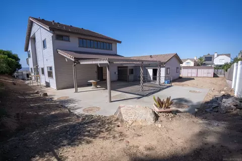 Exterior - 1524 Todos Santos, Fallbrook, CA 92028 photo 4 of 11
