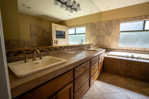 Bath - 1524 Todos Santos, Fallbrook, CA 92028 photo 2 of 5