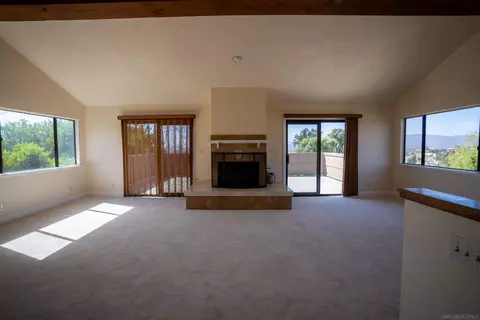 Living - 1524 Todos Santos, Fallbrook, CA 92028 photo 3 of 5