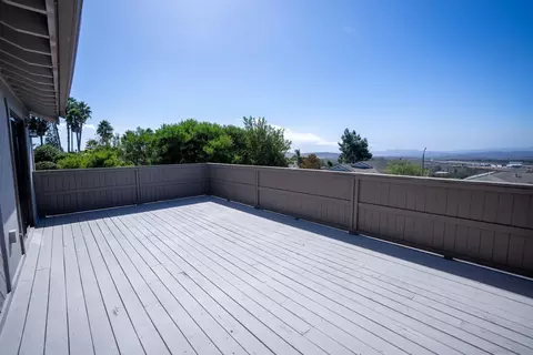 Exterior - 1524 Todos Santos, Fallbrook, CA 92028 photo 2 of 11