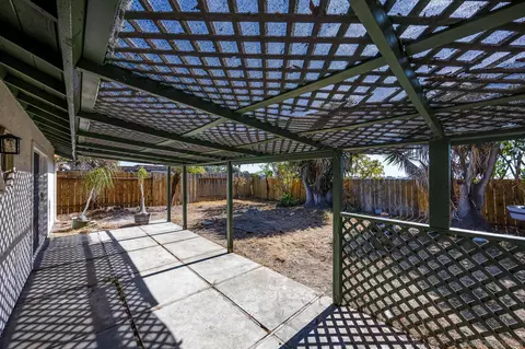 Exterior - 716 E J St, Chula Vista, CA 91910 photo 4 of 10