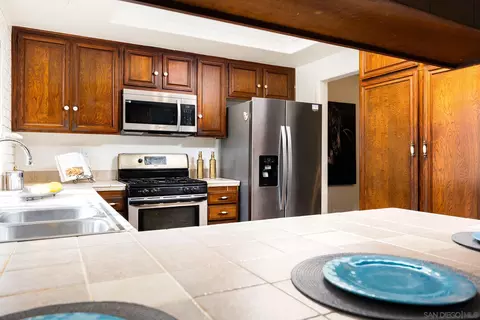 Kitchen - 716 E J St, Chula Vista, CA 91910 photo 3 of 3