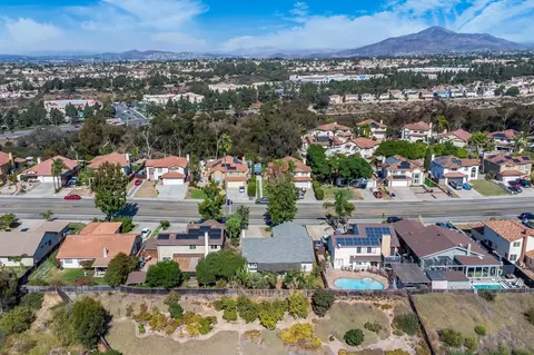 View/Area - 716 E J St, Chula Vista, CA 91910 photo 5 of 9