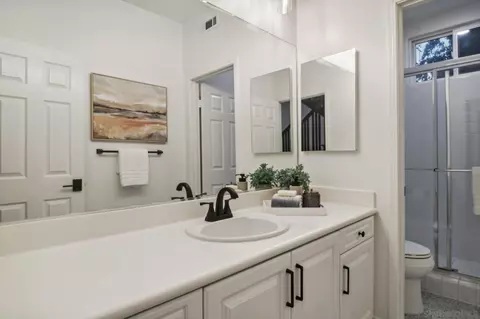 Bath - 892 Piovana Ct, Carlsbad, CA 92011 photo 3 of 4