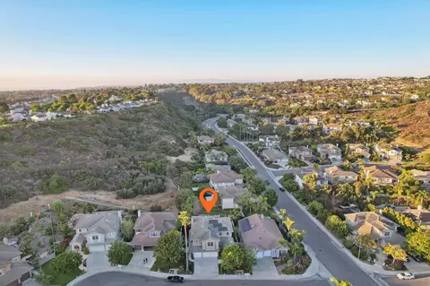 View/Area - 892 Piovana Ct, Carlsbad, CA 92011 photo 2 of 7