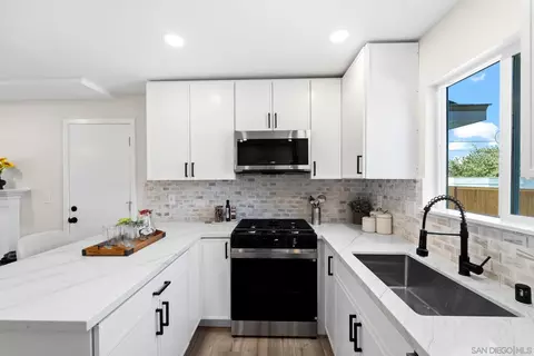Kitchen - 10444 Don Pico Rd, Spring Valley, CA 91978 photo 4 of 4