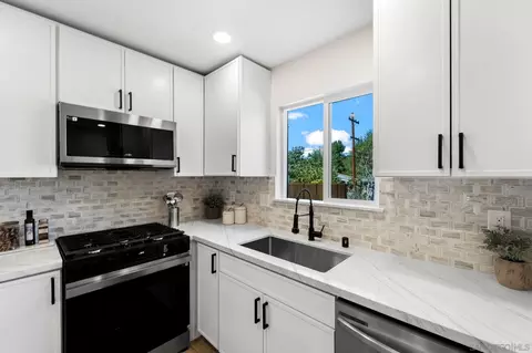 Kitchen - 10444 Don Pico Rd, Spring Valley, CA 91978 photo 3 of 4