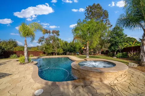 Exterior - 5538 Lipizzaner Cir, Oceanside, CA 92057 photo 5 of 18