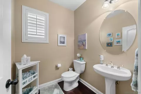 Bath - 5538 Lipizzaner Cir, Oceanside, CA 92057 photo 3 of 5