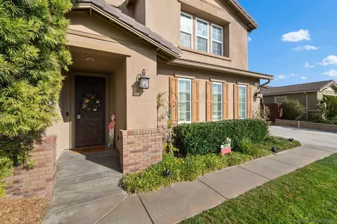 Exterior - 5538 Lipizzaner Cir, Oceanside, CA 92057 photo 4 of 18