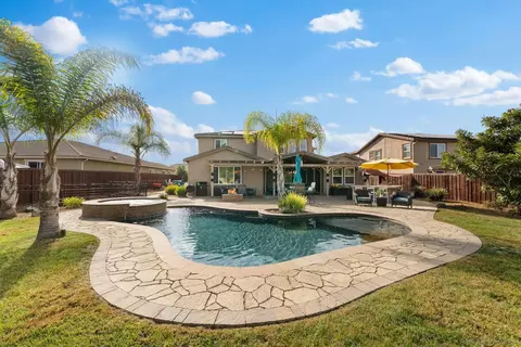 Exterior - 5538 Lipizzaner Cir, Oceanside, CA 92057 photo 14 of 18