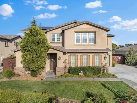 Exterior - 5538 Lipizzaner Cir, Oceanside, CA 92057 photo 3 of 18