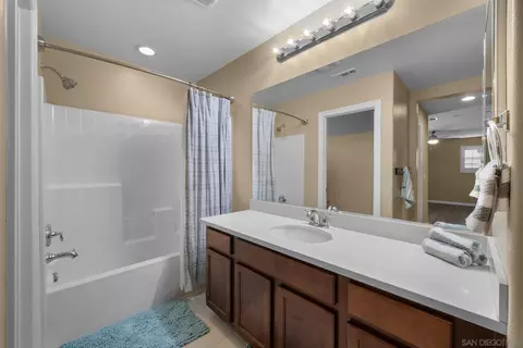 Entry Way - 5538 Lipizzaner Cir, Oceanside, CA 92057 photo 9 of 9