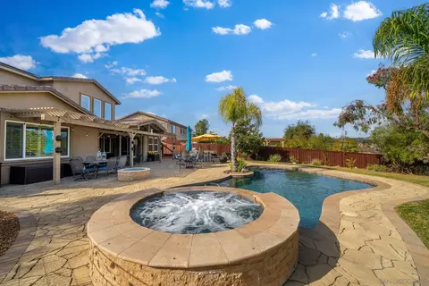 Exterior - 5538 Lipizzaner Cir, Oceanside, CA 92057 photo 2 of 18