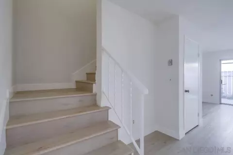Entry Way - 220 B Ave, Coronado, CA 92118 photo 4 of 4