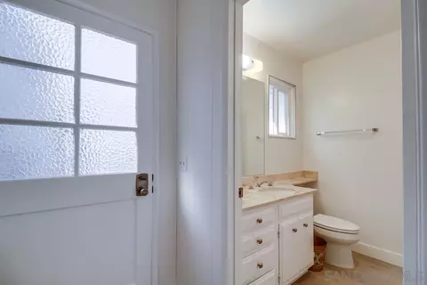 Bath - 220 B Ave, Coronado, CA 92118 photo 4 of 4