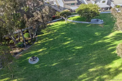 View/Area - 528 Lupine Way, Oceanside, CA 92057 photo 3 of 4