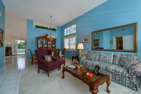 Living - 528 Lupine Way, Oceanside, CA 92057 photo 2 of 2