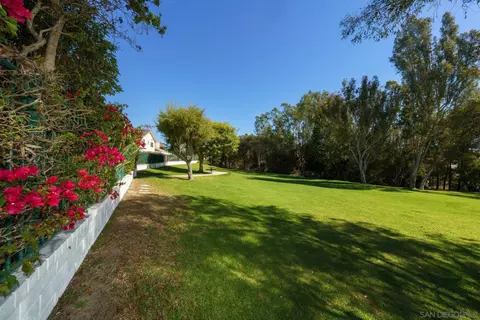 Exterior - 528 Lupine Way, Oceanside, CA 92057 photo 10 of 13